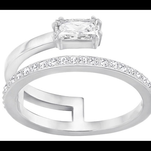 COPY - Swarovski Ring - Picture 1 of 3